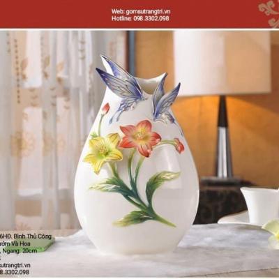 BÌNH THỦ CÔNG ĐẮP NỔI BƯỚM VÀ HOA